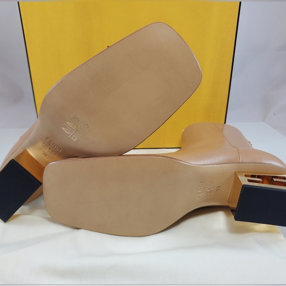 NEW$1,450 Fendi Capretto Baguette Gold Logo Heel Leather Bootie Boots Sz 38 (8) - Picture 15 of 16